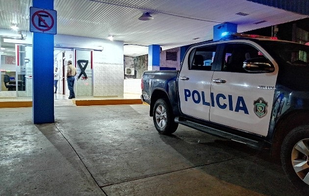El hombre herido fue trasladado para recibir atención médica, pero murió en el centro médico. Foto: Eric Montenegro