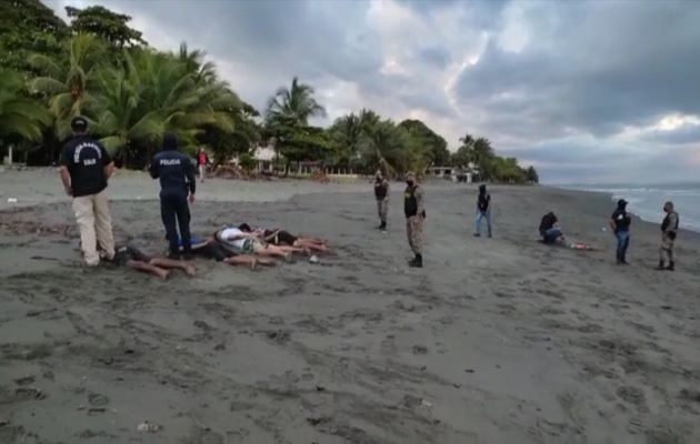 Las personas aprehendidas son de nacionalidad panameña y según las autoridades se dedicaban a actividades ilícitas. Foto: Mayra Madrid Las personas aprehendidas son de nacionalidad panameña y según las autoridades se dedicaban a actividades ilícitas. Foto: Mayra Madrid