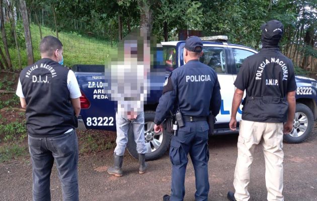 En el corregimiento de Los Asientos, distrito de Pedasí fue detenido un ciudadano presuntamente implicado en el homicidio de un adulto mayor. Foto: Cortesía de Proteger y Servir En el corregimiento de Los Asientos, distrito de Pedasí fue detenido un ciudadano presuntamente implicado en el homicidio de un adulto mayor. Foto: Cortesía de Proteger y Servir