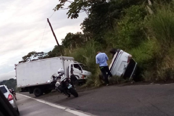 jose_calderon_accidente-.jpg El accidente de José Calderón fue en la Vía centenario.