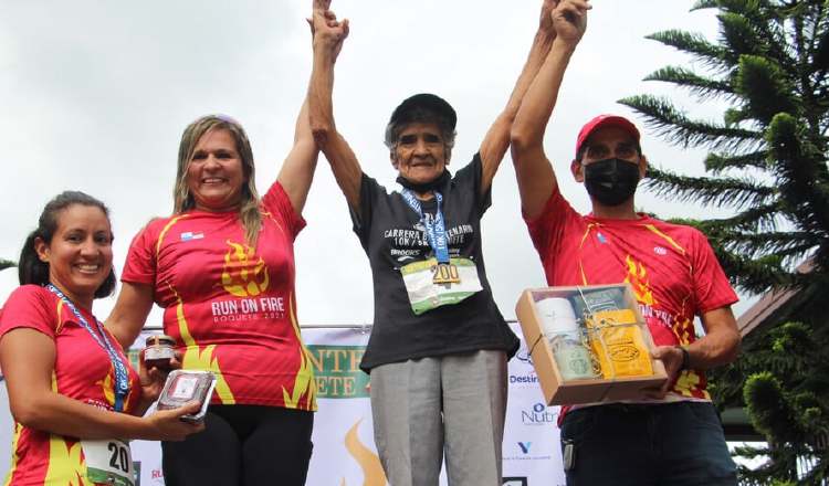 Olga Caballero, durante la Carrera Bicentenario en Boquete. Foto: Fotos @MásEventos