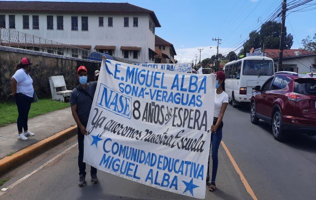 La población tiene 12 años esperando que se culmine la construcción de ese centro de enseñanza. Foto: Melquiades Vásquez La población tiene 12 años esperando que se culmine la construcción de ese centro de enseñanza. Foto: Melquiades Vásquez