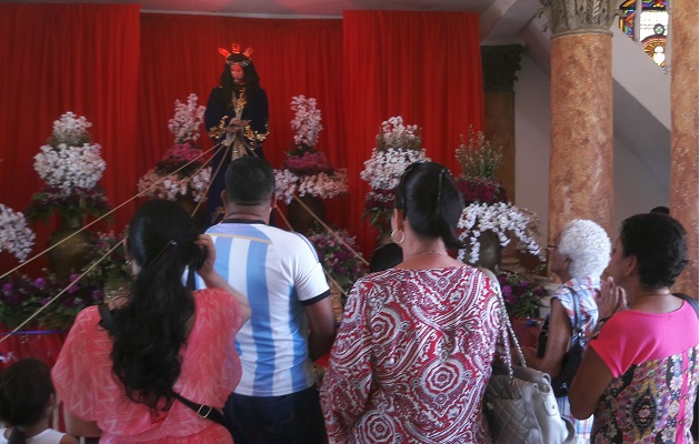 El aforo permitido en la Basílica Menor es de un 80%, para evitar las aglomeraciones. Foto. Melquiades Vásquez El aforo permitido en la Basílica Menor es de un 80%, para evitar las aglomeraciones. Foto. Melquiades Vásquez