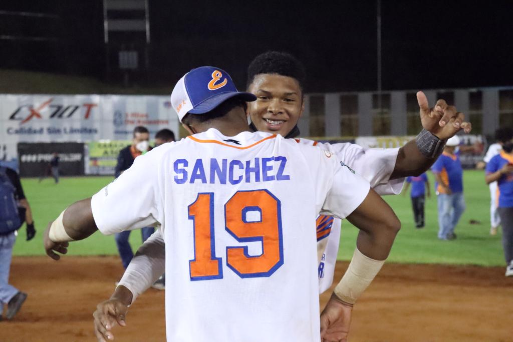 Panamá Este se coronó campeón de beisbol juvenil este lunes 28 de febrero. Panamá Este se coronó campeón de beisbol juvenil este lunes 28 de febrero.