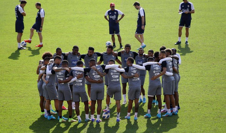 Jugadores de Panamá en los entrenamientos en el Rommel. Foto:EFE Jugadores de Panamá en los entrenamientos en el Rommel. Foto:EFE