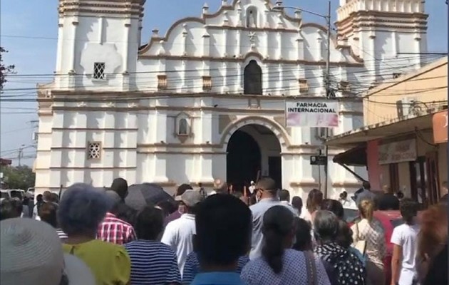 Este año, tras la apertura de muchas actividades, los feligreses salieron nuevamente a las calles, a participar de actividades como procesiones, vía crucis en vivo, dramas, entre otros. Foto. Thays Domínguez Este año, tras la apertura de muchas actividades, los feligreses salieron nuevamente a las calles, a participar de actividades como procesiones, vía crucis en vivo, dramas, entre otros. Foto. Thays Domínguez