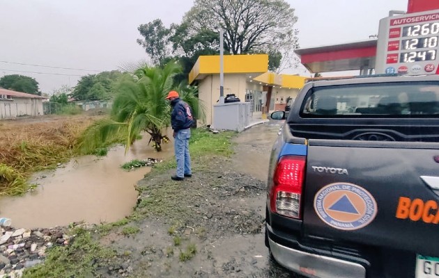 Mantienen el monitoreo y vigilancia por la crecida de los ríos: El Silencio, Changuinola, Sixaola, y Guabo, este último en la Comarca Ngäbe Buglé. Foto. Sinaproc Mantienen el monitoreo y vigilancia por la crecida de los ríos: El Silencio, Changuinola, Sixaola, y Guabo, este último en la Comarca Ngäbe Buglé. Foto. Sinaproc