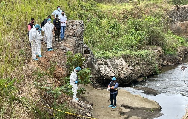 Se detalló que el cuerpo fue encontrado en medio de un herbazal. Foto. Mayra Madrid Se detalló que el cuerpo fue encontrado en medio de un herbazal. Foto. Mayra Madrid