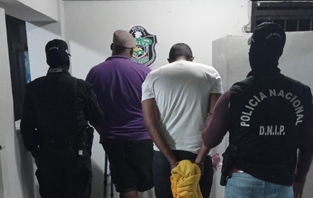 Se mostraron nerviosos y trataron de ocultar la supuesta droga. Foto: Diomedes Sánchez 