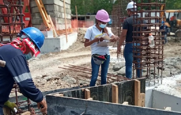 Los trabajos se encuentran en colocación de zapatas y vigas sísmicas. Foto: Diomedes Sánchez Los trabajos se encuentran en colocación de zapatas y vigas sísmicas. Foto: Diomedes Sánchez