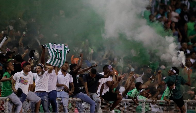 La afición del Alianza se hizo presente en el Rommel. Foto: EFE La afición del Alianza se hizo presente en el Rommel. Foto: EFE