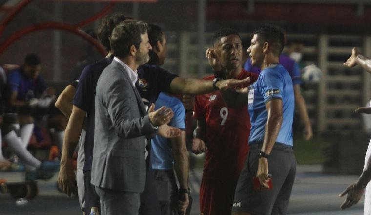 Thomas Christianse fue expulsado del juego con tarejta roja. Foto: Víctor Arosemena Thomas Christianse fue expulsado del juego con tarejta roja. Foto: Víctor Arosemena