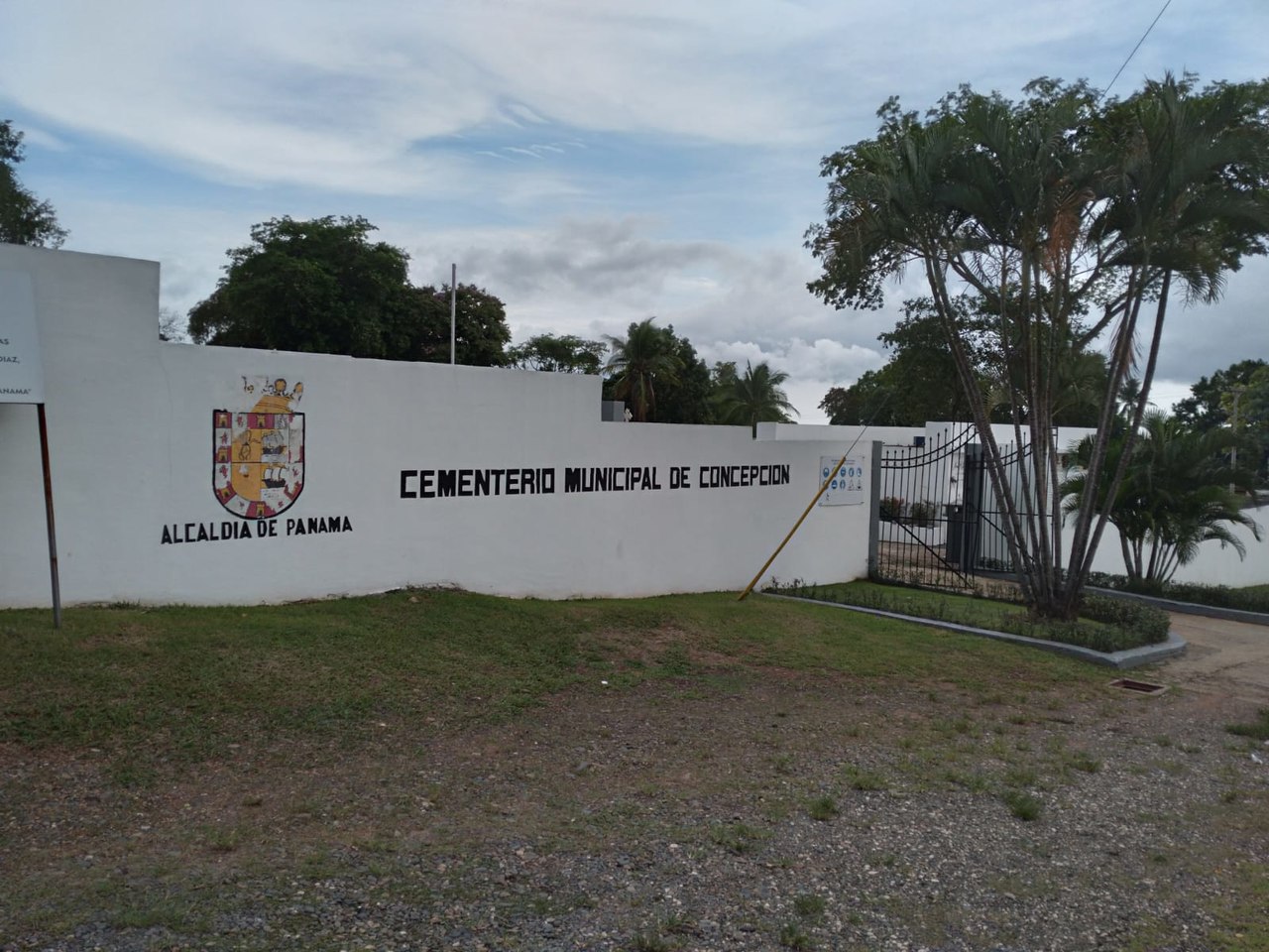 entrada_cementerio_concepcion_easy-resize.com_.jpg entrada_cementerio_concepcion_easy-resize.com_.jpg