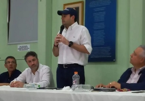 El vicepresidente Carrizo estuvo brevemente en la mesa de diálogo en Santiago. Foto: Melquiades Vásquez El vicepresidente Carrizo estuvo brevemente en la mesa de diálogo en Santiago. Foto: Melquiades Vásquez