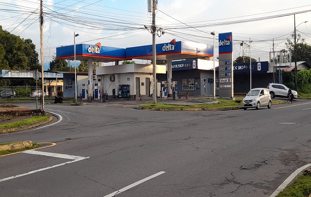 Debido a los cierres de la vía Interamericana no se ha podido realizar la logística, impidiendo abastecer las estaciones de combustible. Foto. José Vásquez Debido a los cierres de la vía Interamericana no se ha podido realizar la logística, impidiendo abastecer las estaciones de combustible. Foto. José Vásquez