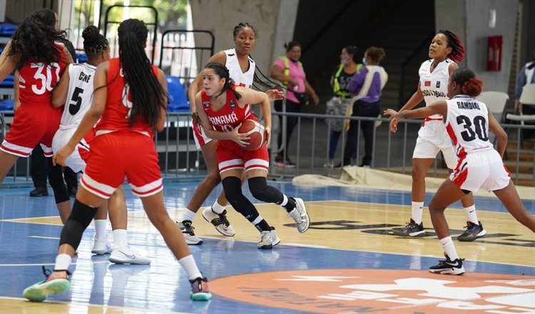 Panamá se mantiene invicta en dos partidos en el regional de baloncesto para chicas menores de 17 años. Foto: Fepaba Panamá se mantiene invicta en dos partidos en el regional de baloncesto para chicas menores de 17 años. Foto: Fepaba