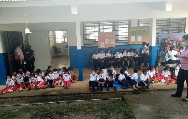 escuelas-electricidad-panama.jpg Una campana reemplaza los timbres eléctricos. Foto: Cortesía