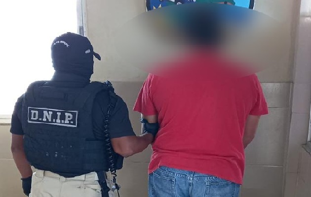 Uno de los allanamientos se realizó en el sector de El Tecal, donde encontraron algunos insumos y se lograron algunas detenciones. Foto. PGN Uno de los allanamientos se realizó en el sector de El Tecal, donde encontraron algunos insumos y se lograron algunas detenciones. Foto. PGN