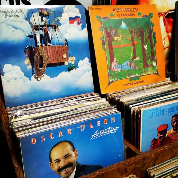 Los discos de género salsa siguen siendo los más buscados. Los discos de género salsa siguen siendo los más buscados.