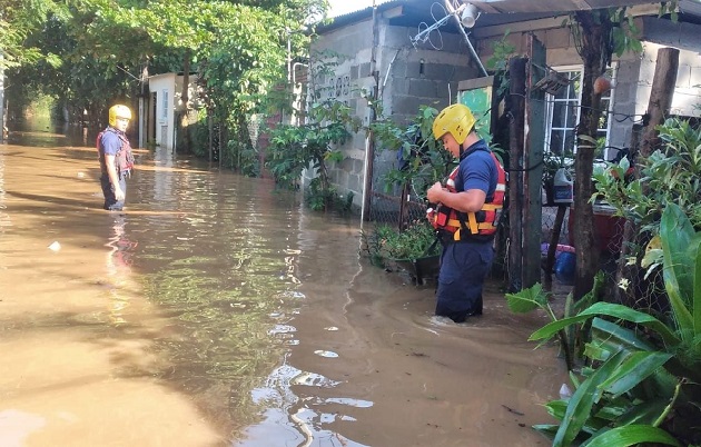 En Los Santos, la crecida de la quebrada La Rabelo, provocó inundaciones en el sector conocido como Villa Bonita, donde nueve residencias terminaron afectadas, según la información oficial. Foto. Thays Domínguez En Los Santos, la crecida de la quebrada La Rabelo, provocó inundaciones en el sector conocido como Villa Bonita, donde nueve residencias terminaron afectadas, según la información oficial. Foto. Thays Domínguez