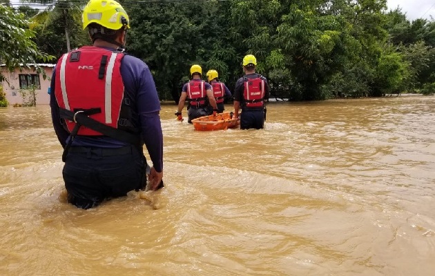 El Sinaproc llevó a cabo 25 rescates, atendido 12 deslizamientos de tierra en los sectores de Monaguillo, Ocú, Las Minas, Los Pozos, Chitré Cabecera, San Juan Bautista, Pesé, Parita. El Sinaproc llevó a cabo 25 rescates, atendido 12 deslizamientos de tierra en los sectores de Monaguillo, Ocú, Las Minas, Los Pozos, Chitré Cabecera, San Juan Bautista, Pesé, Parita.