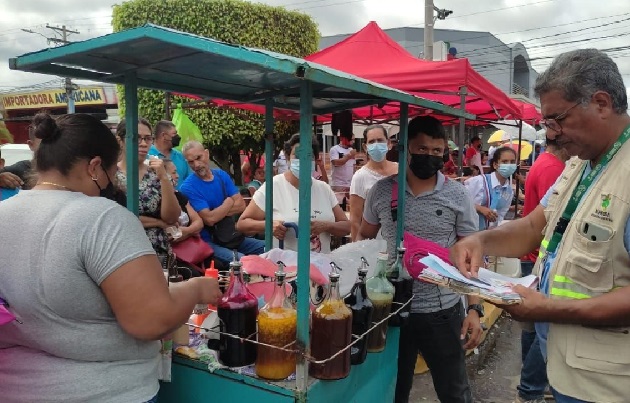 Las autoridades precisaron que entre las irregularidades reportadas están: el no uso visible del carnet verde. Foto. José Vásquez Las autoridades precisaron que entre las irregularidades reportadas están: el no uso visible del carnet verde. Foto. José Vásquez