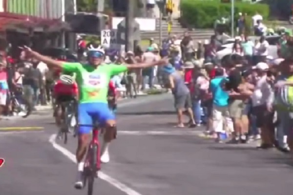 Archibold cruza la meta como ganador de la última etapa del giro tico. Foto:Fepaci. Archibold cruza la meta como ganador de la última etapa del giro tico. Foto:Fepaci.