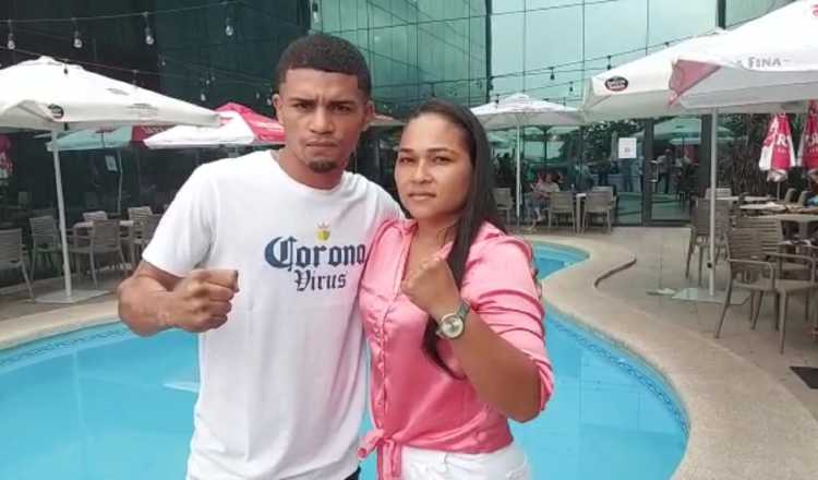 Los pugilistas Ronald 'El Gallito' Batista y Teresa 'La Polla' Almengor  tendrán acción en la cartilla "Retorno al Poder".  Foto: Mayra Madrid
