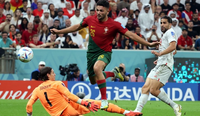 Gonçalo Ramos anota uno de sus goles a Suiza. Foto:EFE Gonçalo Ramos anota uno de sus goles a Suiza. Foto:EFE