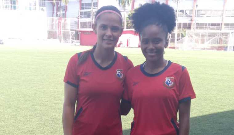 Arlén y Erika Martinez del equipo femenino de Panamá. Foto:EFE Arlén y Erika Martinez del equipo femenino de Panamá. Foto:EFE