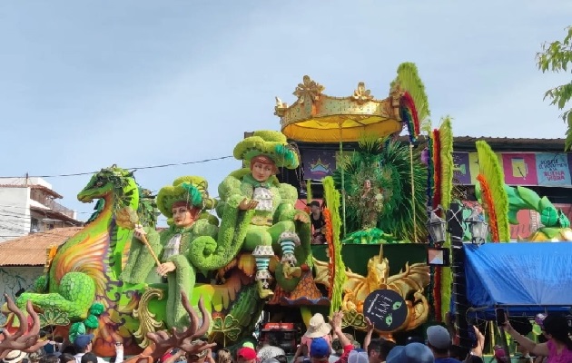 La soberana de Calle Arriba de Las Tablas, se presentó por todo lo alto. Foto. Thays Domínguez La soberana de Calle Arriba de Las Tablas, se presentó por todo lo alto. Foto. Thays Domínguez