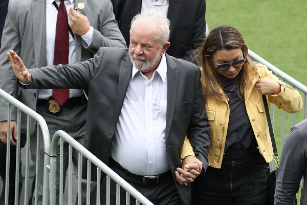 El presidente de Brasil, Luiz Inacio Lula da Silva, acompañado de la primera dama, Rosângela 'Janja' da Silva. Foto:EFE El presidente de Brasil, Luiz Inacio Lula da Silva, acompañado de la primera dama, Rosângela 'Janja' da Silva. Foto:EFE