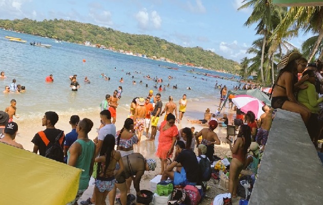 Las autoridades precisaron que atendieron casos menores en las diversas playas. Foto. Sinaproc Las autoridades precisaron que atendieron casos menores en las diversas playas. Foto. Sinaproc