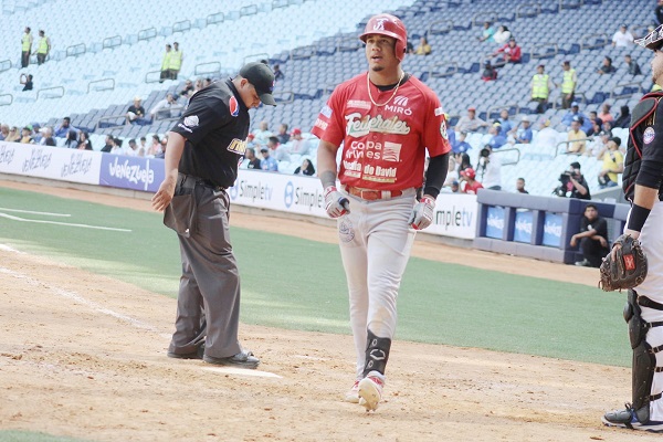 Ariel Sandoval, pegó cuadrangular. Foto: Cortesía Ariel Sandoval, pegó cuadrangular. Foto: Cortesía