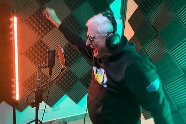 Ricardo Martinelli en el estudio de grabación. Foto: Instagram / @ricardomartinelli99 Ricardo Martinelli en el estudio de grabación. Foto: Instagram / @ricardomartinelli99