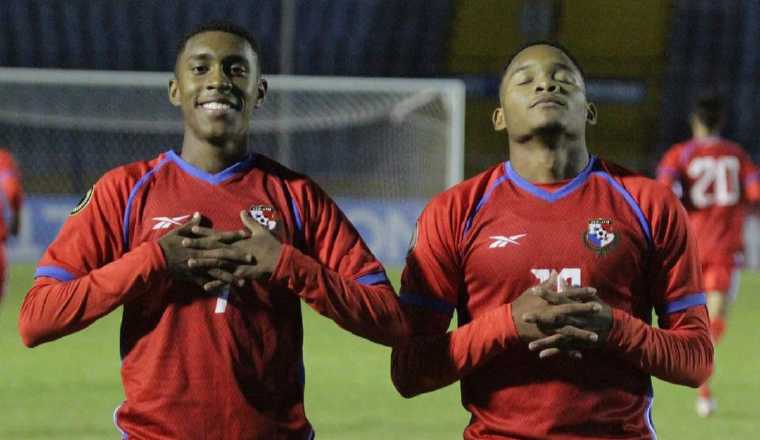 Kevin Walder (uzq.) y Héctor Ríos de Panamá anotaron contra Cuba. Foto: Fepafut Kevin Walder (uzq.) y Héctor Ríos de Panamá anotaron contra Cuba. Foto: Fepafut