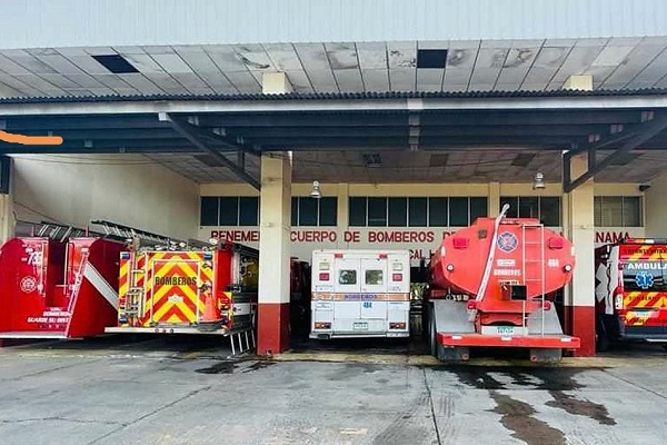 Los bomberos, durante la huelga solo se atenderán incendios de inmuebles, más no así otras atenciones de urgencias como accidentes de tránsito. Foto. Thays Domínguez Los bomberos, durante la huelga solo se atenderán incendios de inmuebles, más no así otras atenciones de urgencias como accidentes de tránsito. Foto. Thays Domínguez