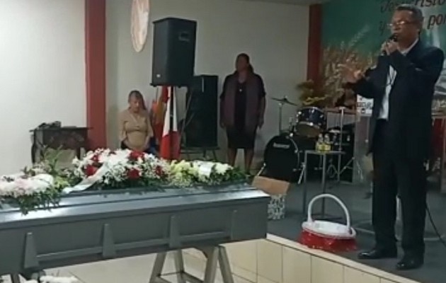 Su cuerpo fue llevado al Cementerio de Las Cañas en el distrito de Dolega. Foto: Mayra Madrid. Su cuerpo fue llevado al Cementerio de Las Cañas en el distrito de Dolega. Foto: Mayra Madrid.