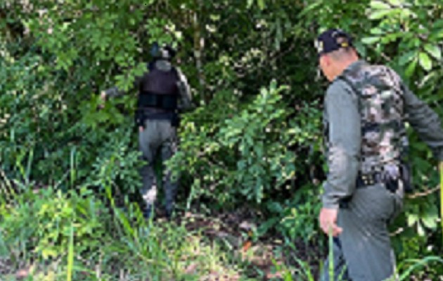 Los sospechosos se internaron en la zona próximo al río David. Foto: José Vásquez Los sospechosos se internaron en la zona próximo al río David. Foto: José Vásquez