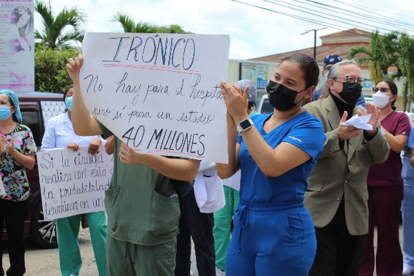 El paro de los médicos en el Nicolás Solano lleva 10 días. Foto. Eric Montenegro