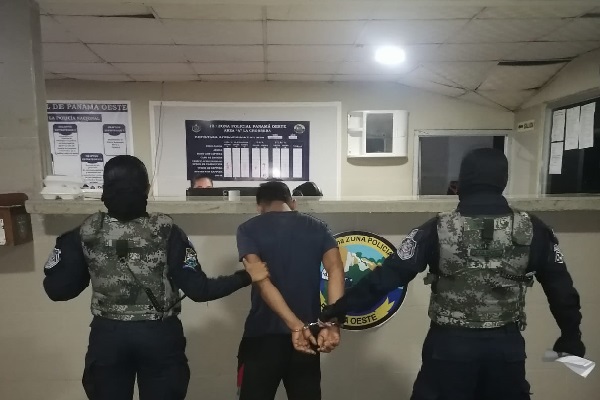 Una de las personas detenidas tenía orden de captura. Foto. Eric Montenegro Una de las personas detenidas tenía orden de captura. Foto. Eric Montenegro