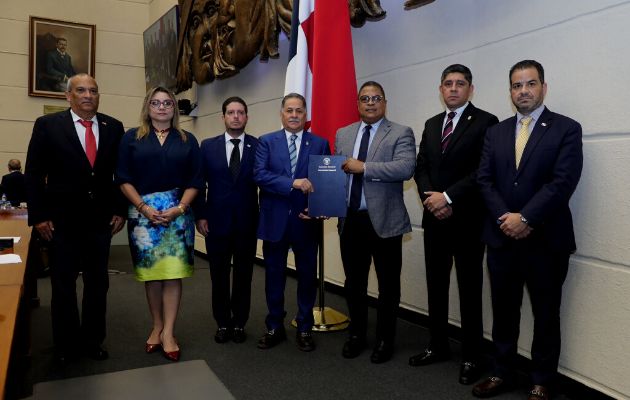 El Pleno Legislativo aprobó en tercer debate, el Proyecto de Ley 1100, sobre el contrato minero. Foto: Cortesía El Pleno Legislativo aprobó en tercer debate, el Proyecto de Ley 1100, sobre el contrato minero. Foto: Cortesía