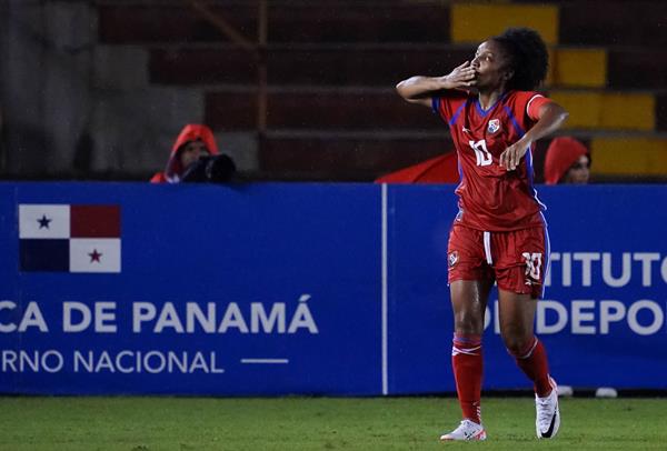 Marta Cox, capitana de la selección de Panamá. Foto:EFE Marta Cox, capitana de la selección de Panamá. Foto:EFE