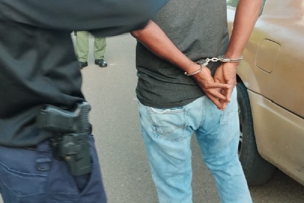 El modus operandi incluía la recepción de lanchas rápidas provenientes de Colombia cargadas con grandes cantidades de sustancias ilegales. Foto. Cortesía. PGN El modus operandi incluía la recepción de lanchas rápidas provenientes de Colombia cargadas con grandes cantidades de sustancias ilegales. Foto. Cortesía. PGN