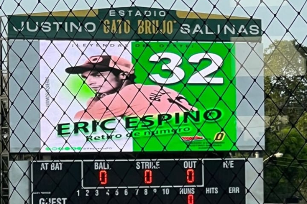 El equipo de Panamá Oeste retiró el número 32 de Eric Espino. Foto: Cortesía El equipo de Panamá Oeste retiró el número 32 de Eric Espino. Foto: Cortesía