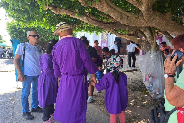 Las familias de varios sectores del país, también se dieron cita en Atalaya. Foto. Melquíades Vásquez Las familias de varios sectores del país, también se dieron cita en Atalaya. Foto. Melquíades Vásquez