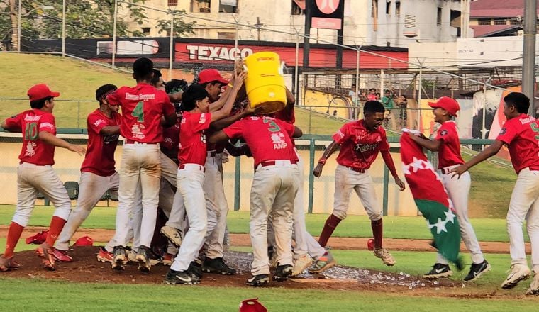 Federales de Chiriquí festeja el título en Probeis Kids 2024. Foto: Probeis Federales de Chiriquí festeja el título en Probeis Kids 2024. Foto: Probeis