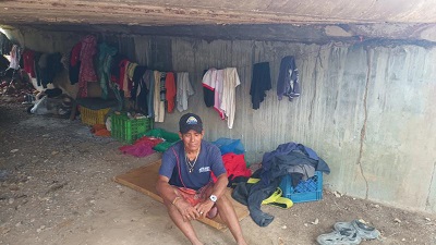 Los originarios que llegaron a vivir en la alcantarilla hace cuatro semanas. Foto: Melquiades Vásquez
