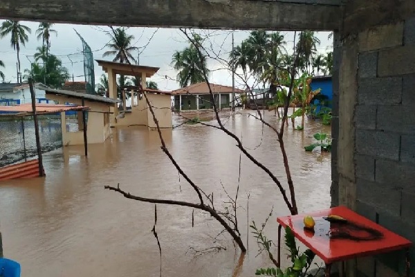 Las intensas lluvias en la provincia de Colón se registraron a la 1 de la madrugada. Foto. Cortesía Las intensas lluvias en la provincia de Colón se registraron a la 1 de la madrugada. Foto. Cortesía