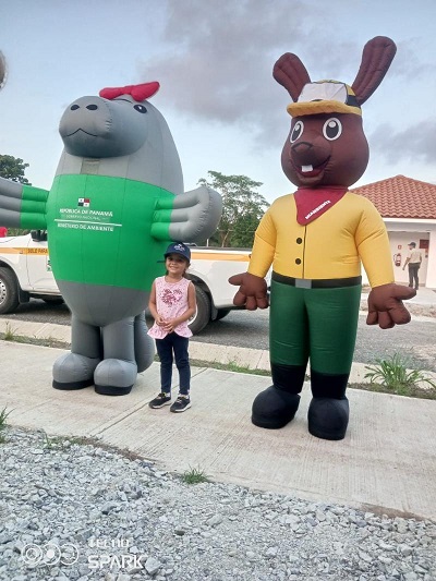 feria-educ_0.jpg Se contó con la presencia de las mascotas inflables de MiAmbiente, Chicho Muleto el jaguar Richie y Moana. Foto: Diomedes Sánchez